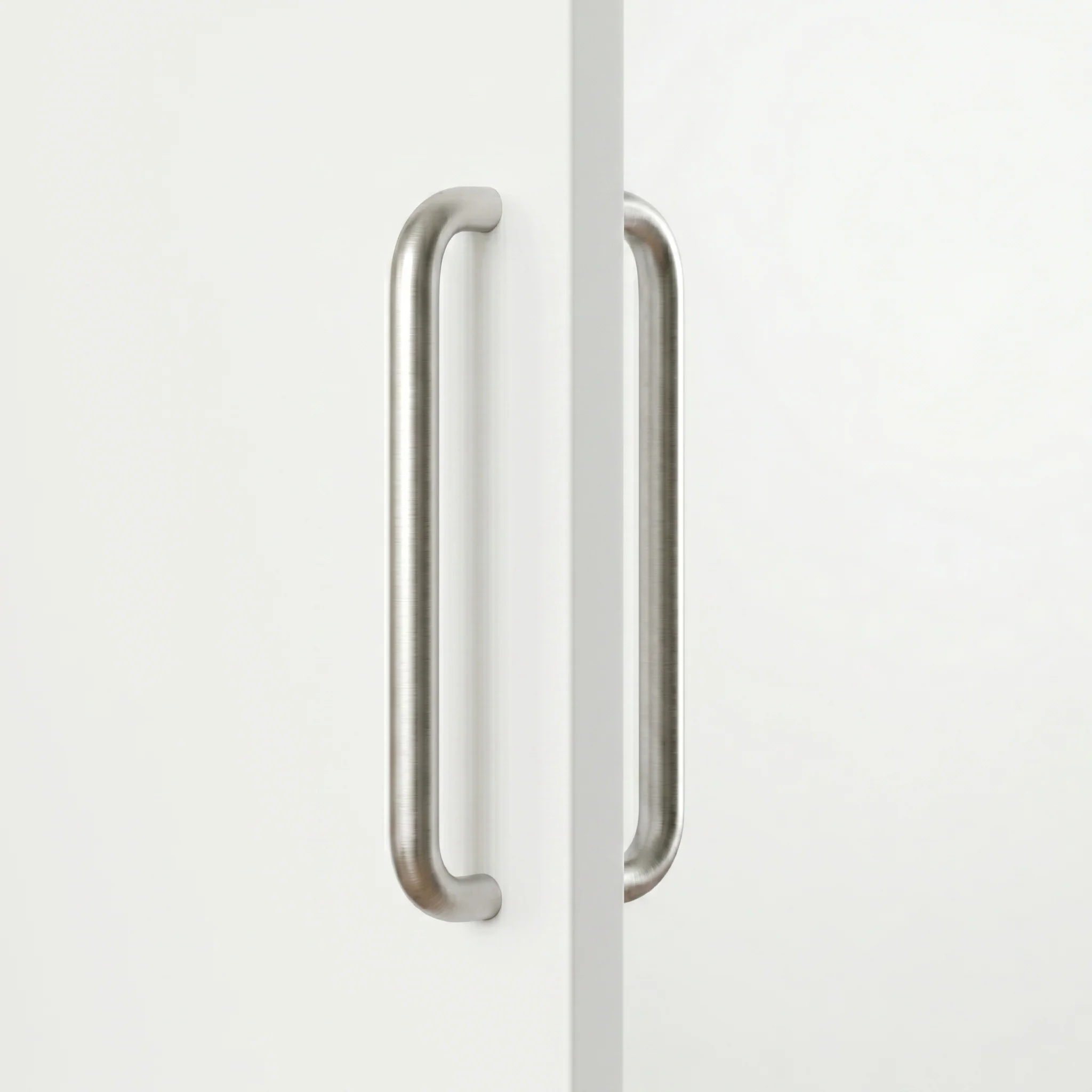 Charlie Radius Door Pull