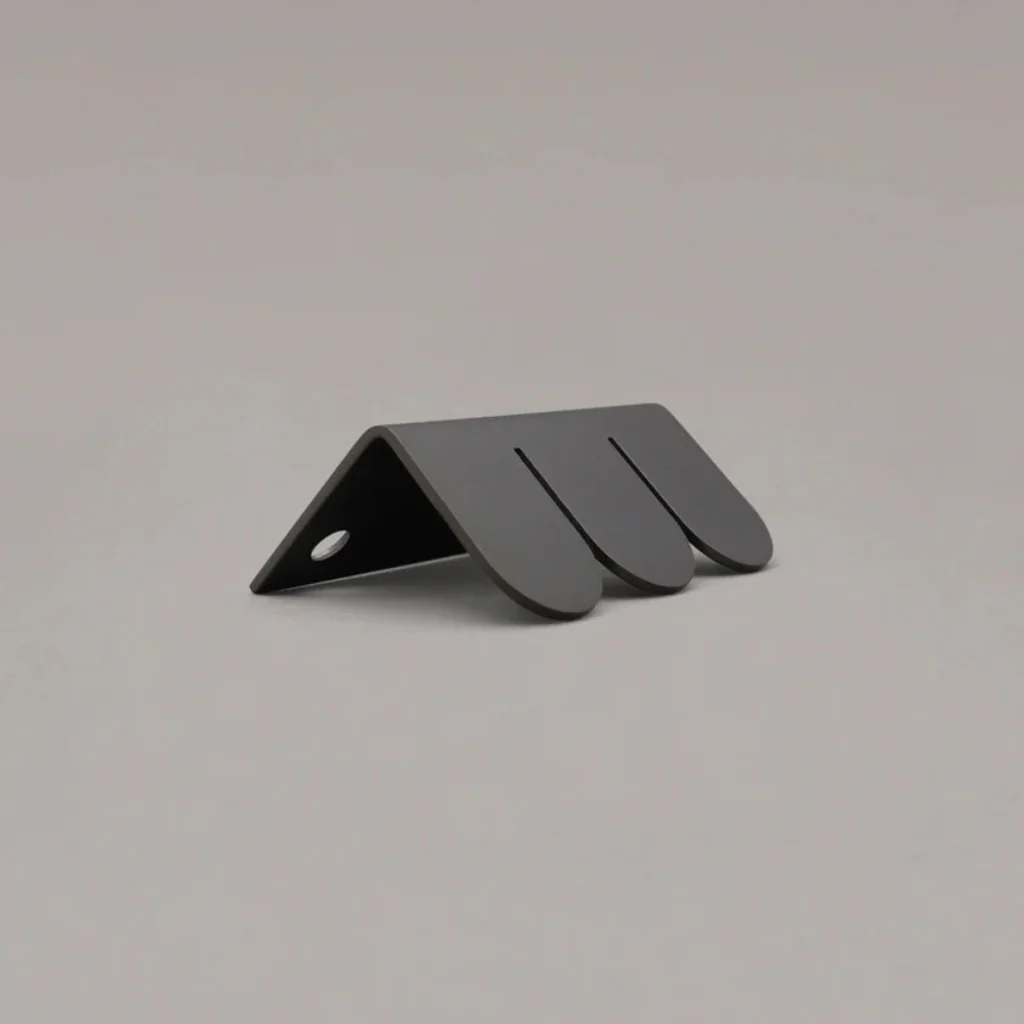 Circe Sweep Edge Pull - Image 12
