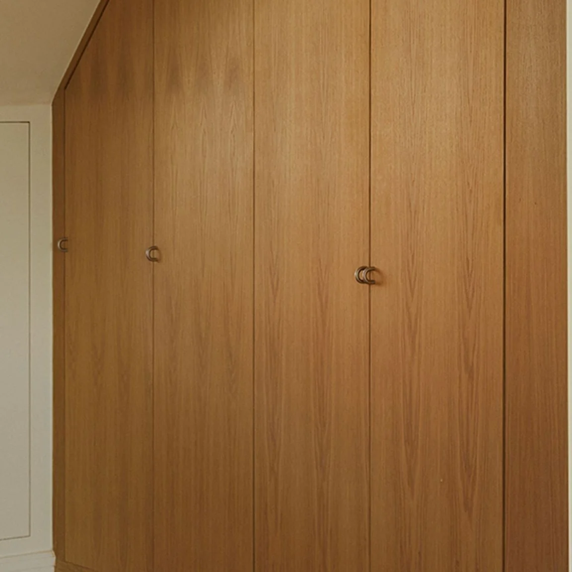 Knud Curved Cabinet Pull - Image 3