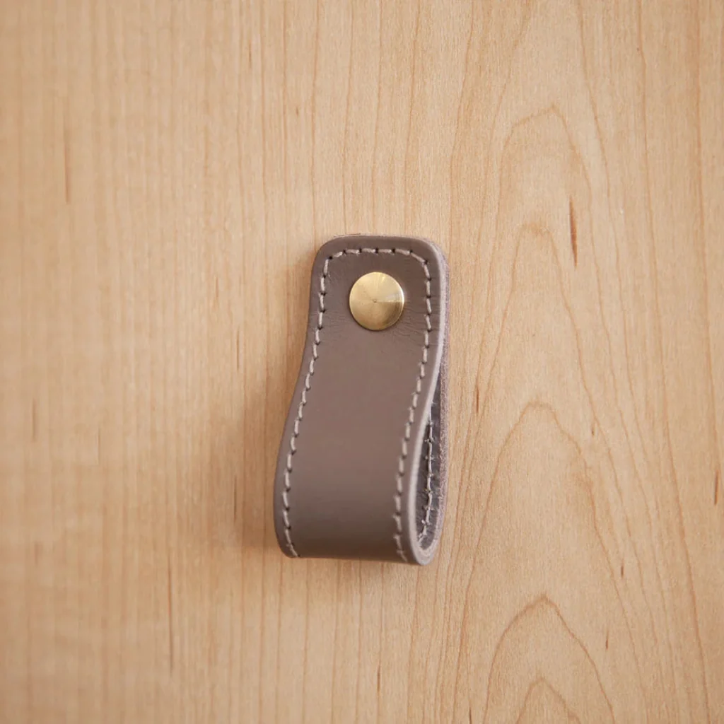 ST-LP02 Stitched Leather Loop Pull - Image 3